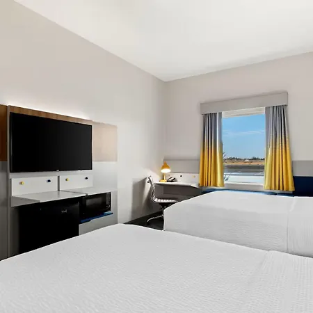 Holiday Inn Express & Suites George - Quincy South By Ihg Exterior photo