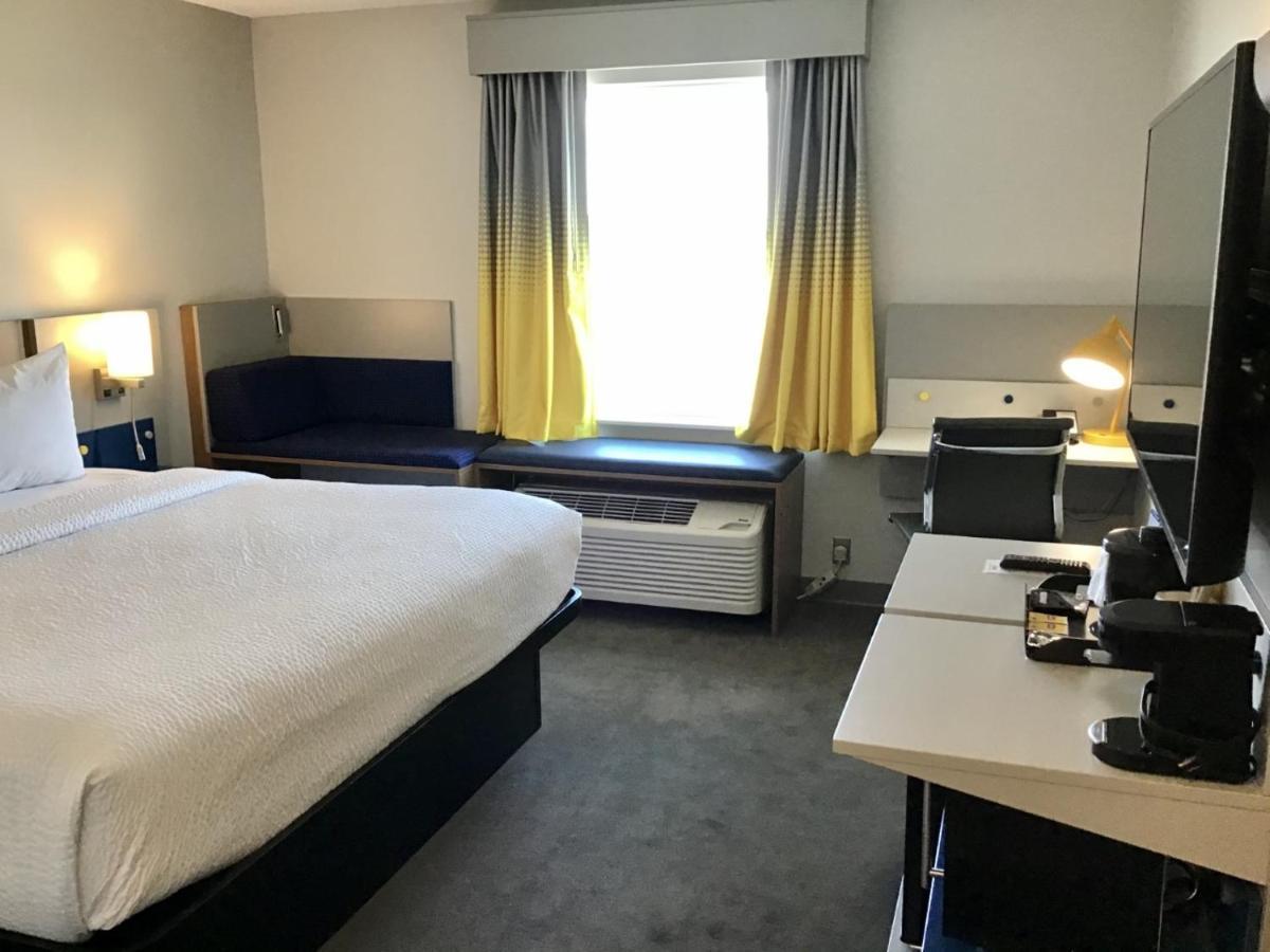 Express & - Quincy South By Ihg George