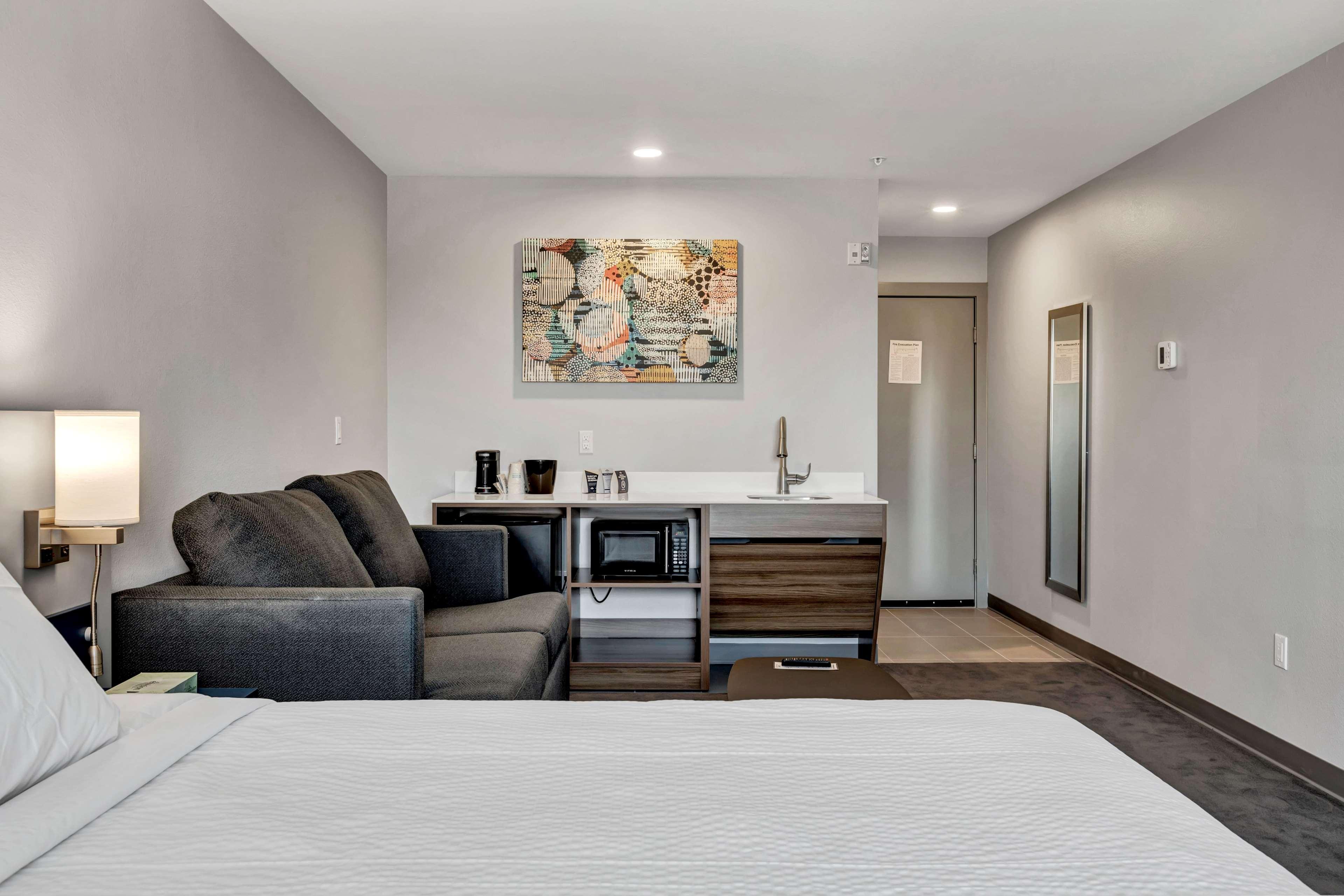 Express & - Quincy South By Ihg 2* George