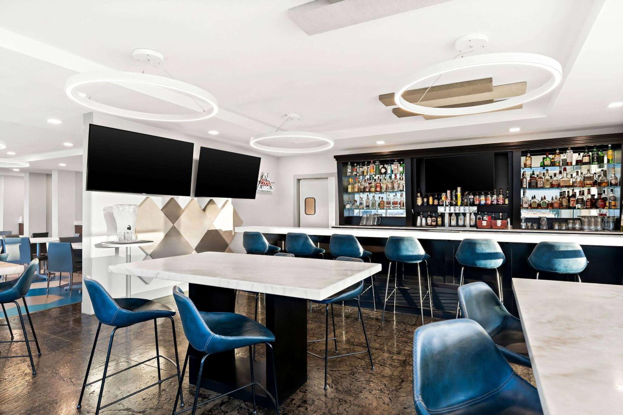 Express & - Quincy South By Ihg George