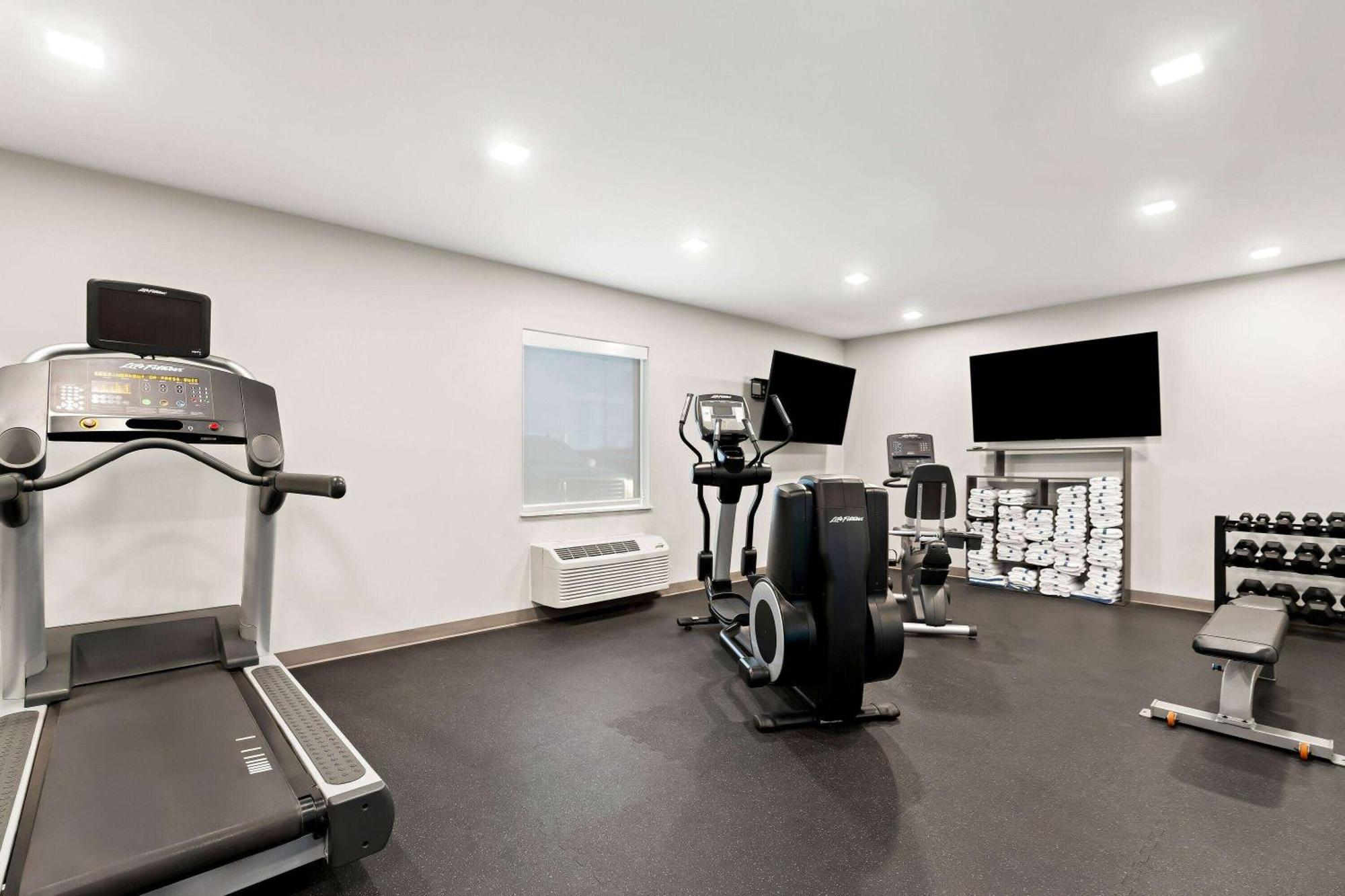Express & - Quincy South By Ihg