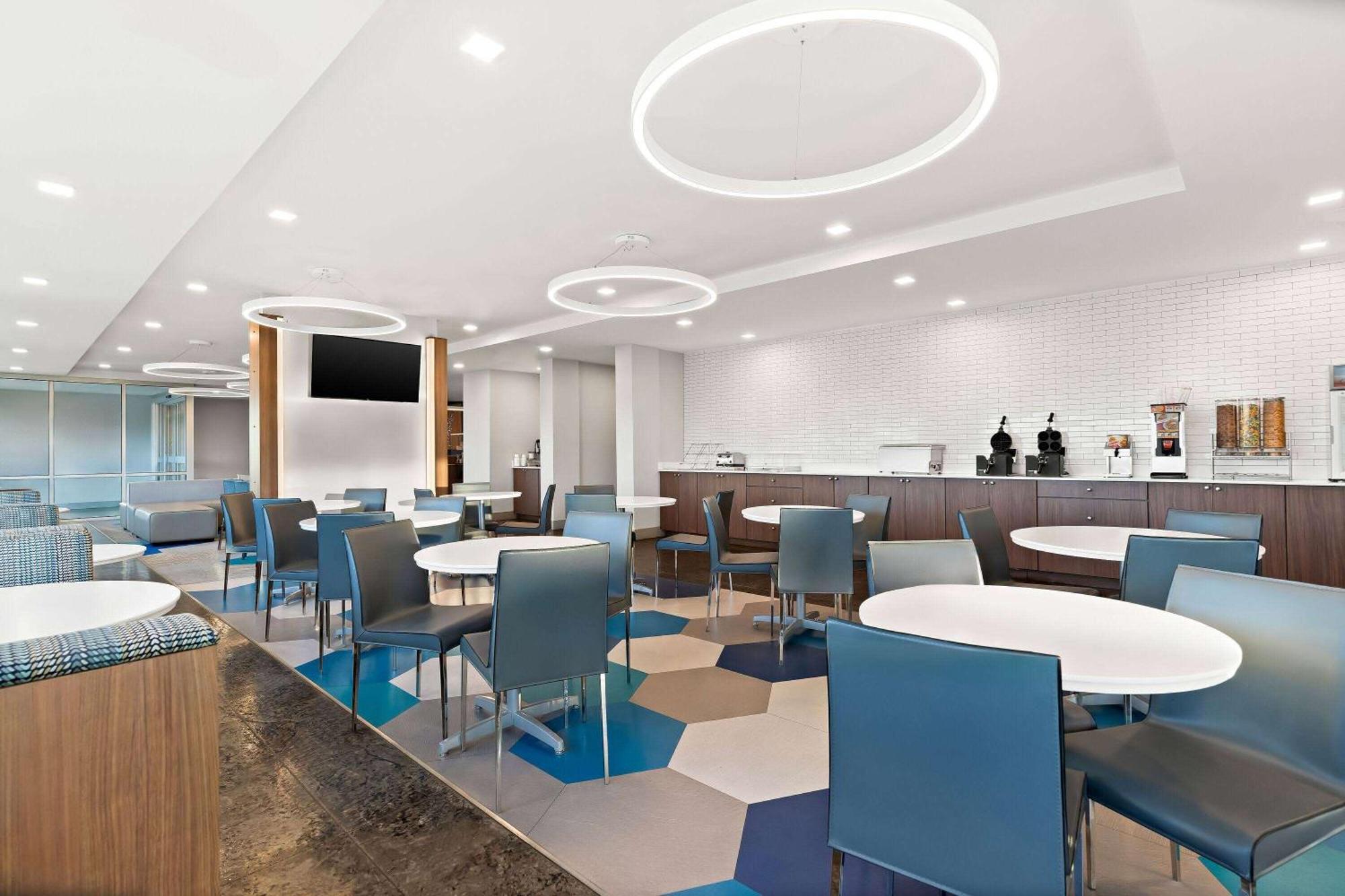 Express & - Quincy South By Ihg George