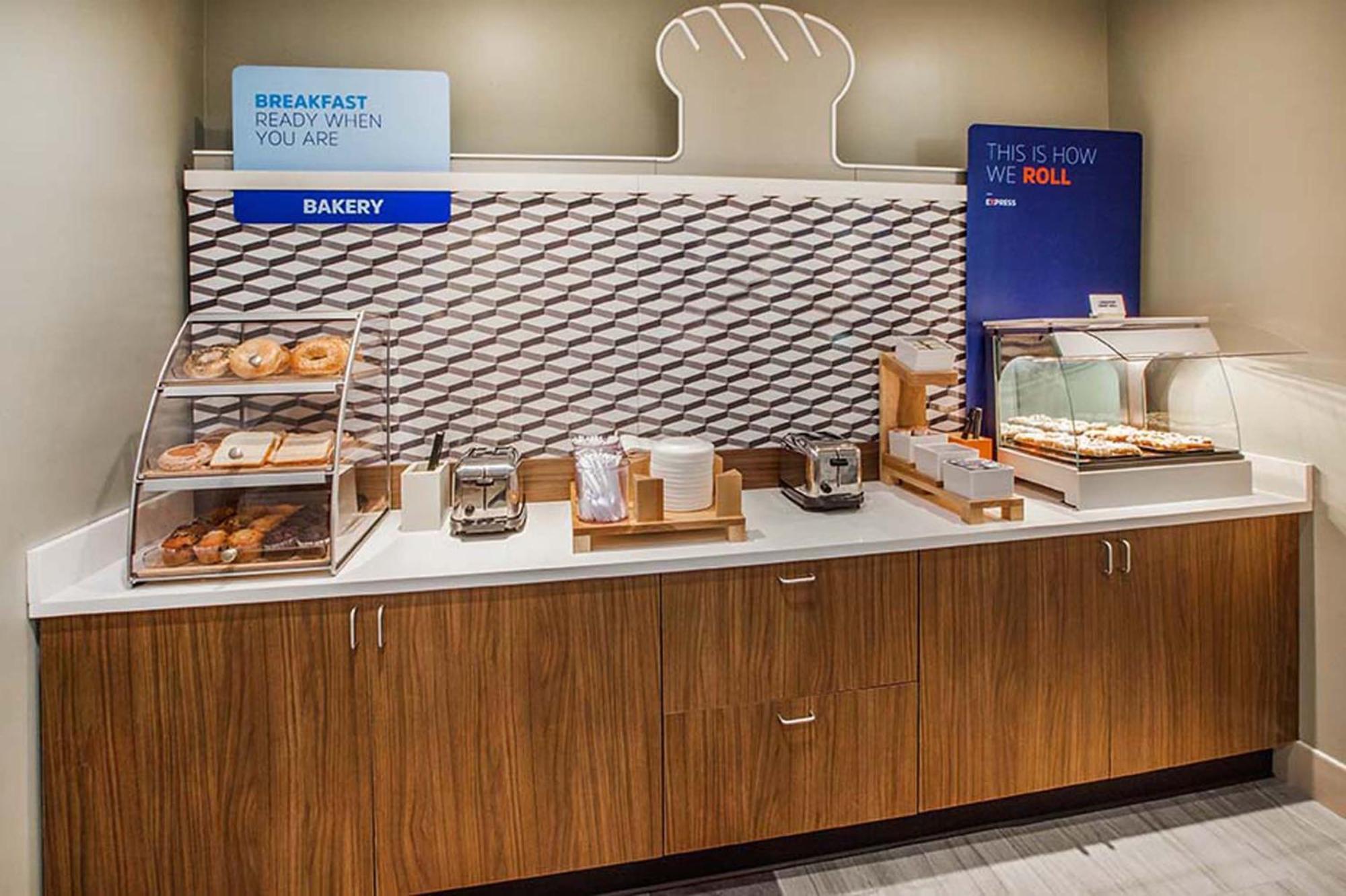 Express & - Quincy South By Ihg Hotel George